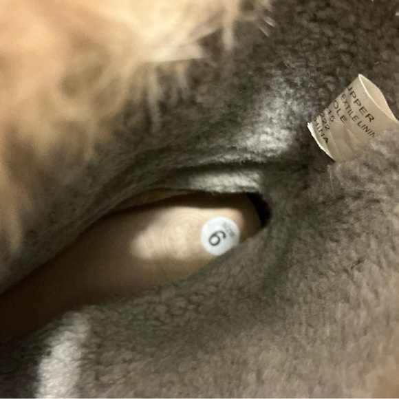 Tory Burch Tan Faux Fur Winter Boots missing tassels size 6 - Picture 7 of 8